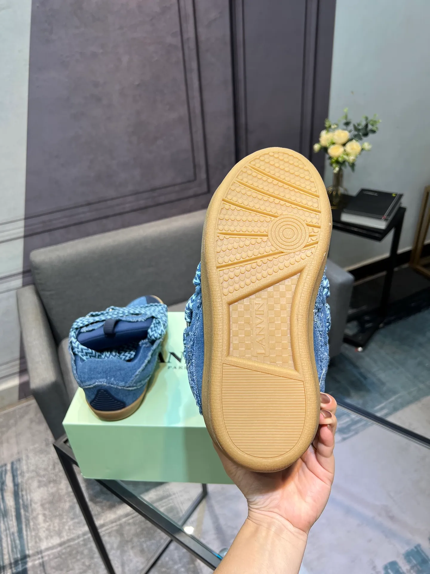 Men's men's shoes💰780 [LANVIN] Latest lace-up fashionable casual sneakers for couples High-quality CLAY couple series‼ ️ The latest trendy products of the season 🌈Many bloggers have planted grass and purchased the original open-mold customization. The upper and outsole are sewn with mark threads without edge sealing. Multiple material splicing combination design. Very versatile for fashionable and casual wear. Comfortable on the feet. Recommended for self-retention (upper cowhide + cow suede + breathable mesh) inner foot pad cowhide exclusive original open-mold clear logo rubber outsole ⚠️36-44 yards (45 custom-made)